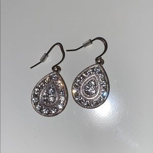 Silver dangly teardrop-shaped earrings